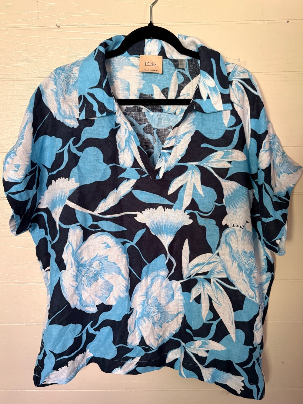 Elie Tahari Navy& Light Blue Floral Short-Sleeve Pullover Linen Camp Shirt XL - Picture 2 of 6